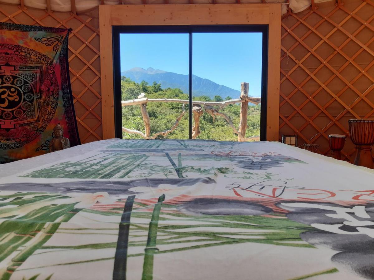 Yourte Contemporaine Avec Magnifique Vue Sur Les Montagnes Rigarda Exteriör bild